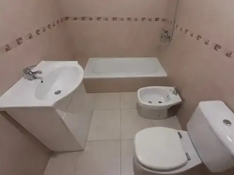 Departamento en Alquiler con 1 cocheras