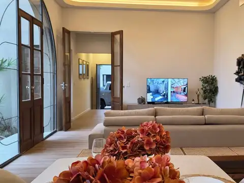 Casa 5 ambientes con 3 baños
