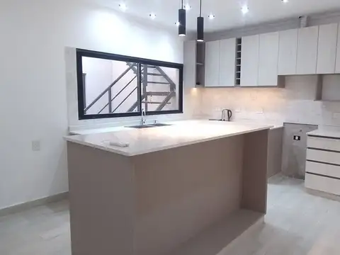 Casa 3 ambientes con 1 baño