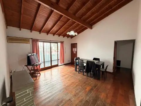 Depto Tipo Casa en Alquiler en Billinghurst, $ 700.000