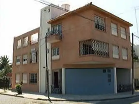 Depto Tipo Casa en Alquiler de 2 dormitorios