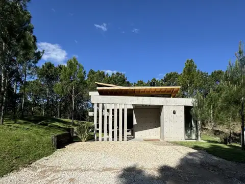 Casa en Venta 3 Dormitorios en Villa Robles Barrio Privado