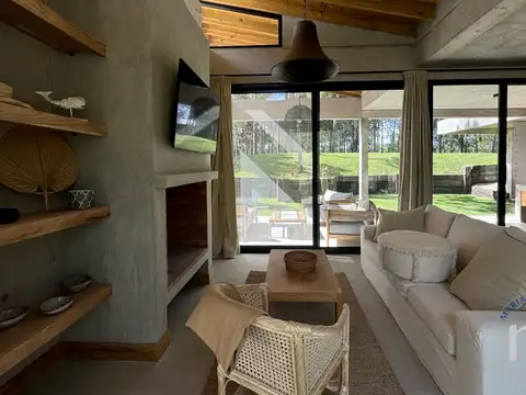 Casa en Venta 3 Dormitorios en Villa Robles Barrio Privado