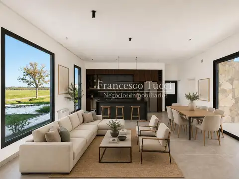 Casa en Venta con 3 cocheras