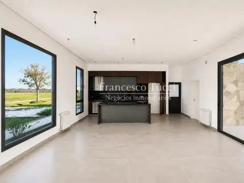 Casa en venta 4 ambientes en La Elina Comarcas de Luján