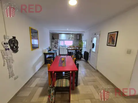 Casa 5 ambientes con 2 baños