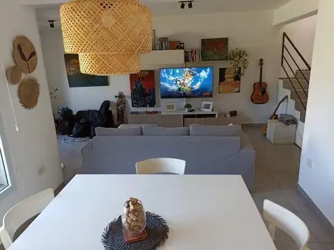 Casa 4 ambientes con 3 baños