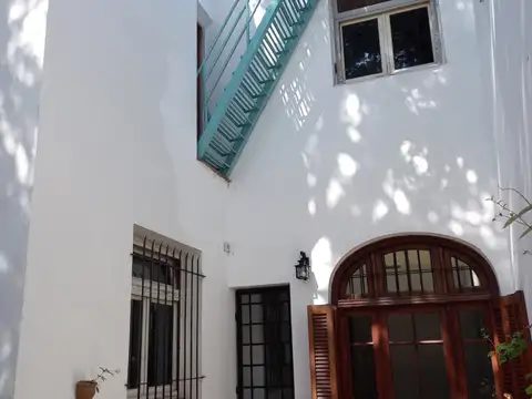 Casa 6 ambientes con 3 baños