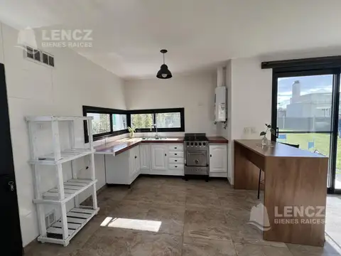 Casa en Venta en Berazategui, USD 295.000