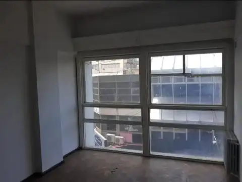 VENTA Oficina al frente en Galería Rosario San Martín 876 Rosario