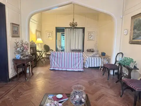 Casa en Vicente López Excelente oportunidad para reciclar y revalorizar, a metros de Libertador