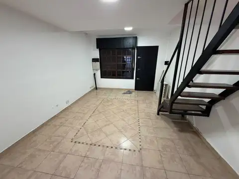Depto Tipo Casa en Alquiler en San Antonio de Padua, $ 750.000