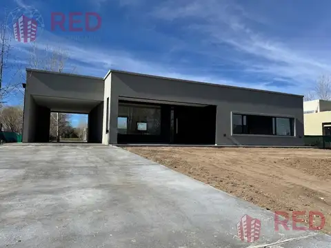 Vende Casa a estrenar de 3 dormitorios en Canales de Plottier