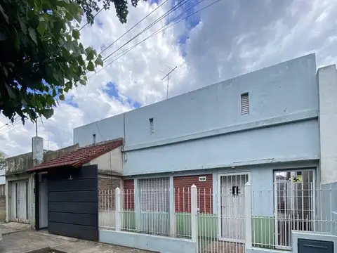 ¡VENDE! – Casa a reciclar en calle 146 e/ 52 y 54
