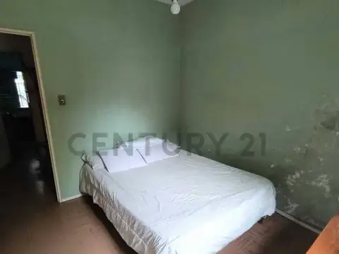 CASA EN BARRIO SANTA RITA, jose c paz. DE 300M2, Sobre Asfalto, APTO CREDITO! GRAN POTENCIAL