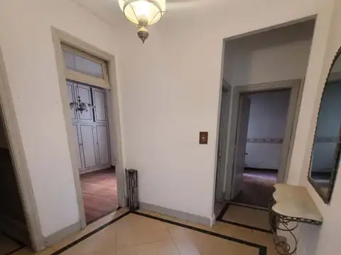 Departamento 6 ambientes con 2 baños