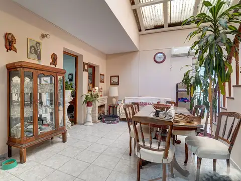 Depto Tipo Casa en Venta de 4 dormitorios