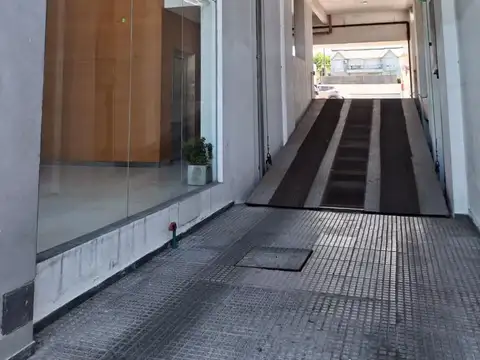 Cochera en venta Banfield Este centro a metros de la estacion