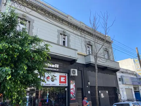 Depto Tipo Casa en Alquiler de 5 ambientes