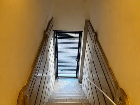 Depto Tipo Casa 5 ambientes con 2 baños