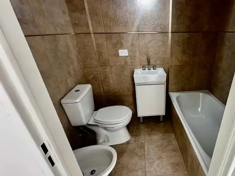 SE ALQUILA MONOAMBIENTE CON BALCON VILLA RAFFO
