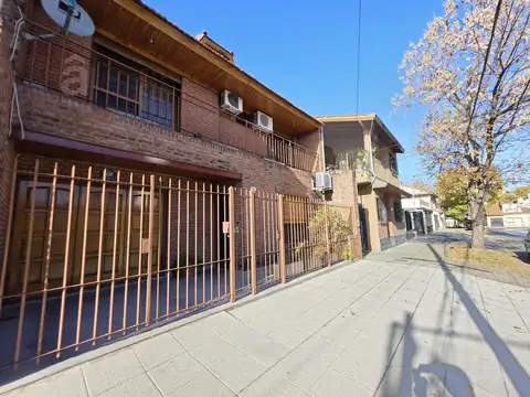 San Vladimir al 2100 entre Libertad y Combet