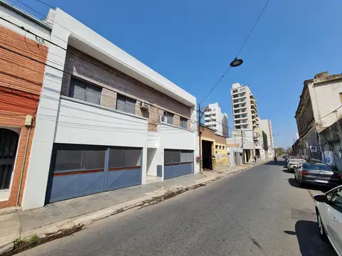 Cochera cubierta con entrada exclusiva en Saavedra entre Salta y L. de la Torre. NO APTA CAMIONETAS