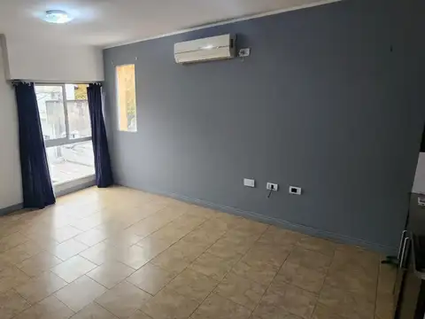 Monoambiente en alquiler Moron Centro