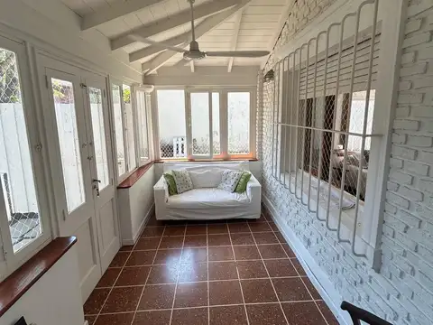 Casa 5 ambientes con 2 baños