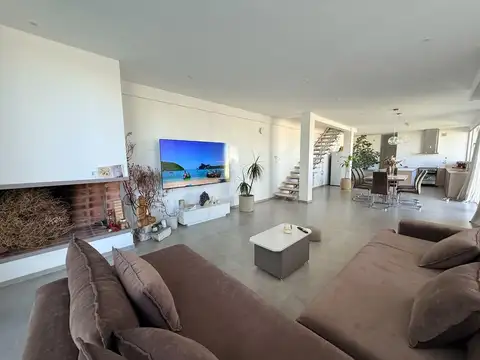 Casa en Venta en General Roca, USD 450.000