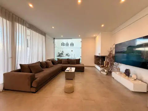 Se VENDE casa 3 dorm. Barrio Pecini, General Roca