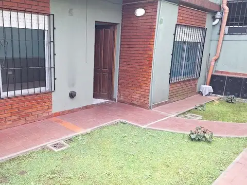 Depto Tipo Casa en Alquiler de 2 ambientes