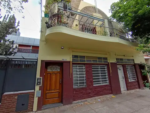 Ph de 2 ambientes en planta baja, lateral por pasillo. No paga Expensas 