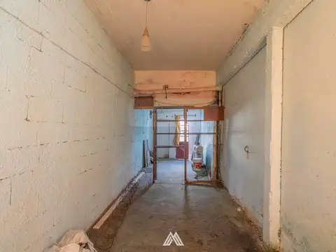 VENTA DE DEPÓSITO Y APARTAMENTO 1 DORMITORIO PANDO