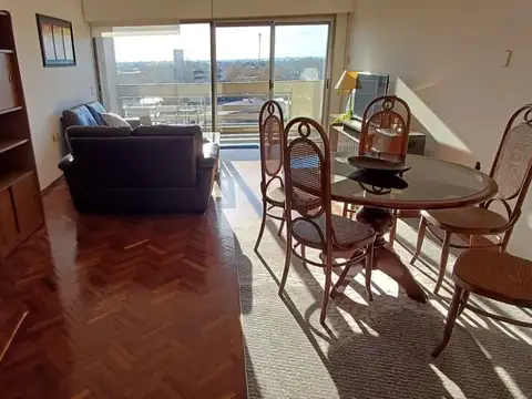 Apartamento 4 dormitorios y 2 baños. Maroñas