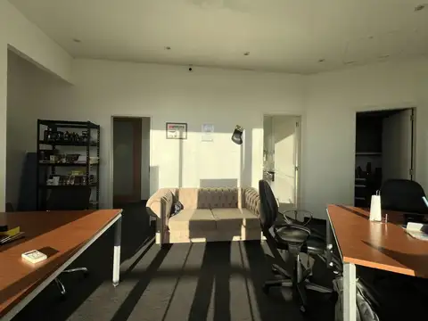 Oficina en Alquiler al Este