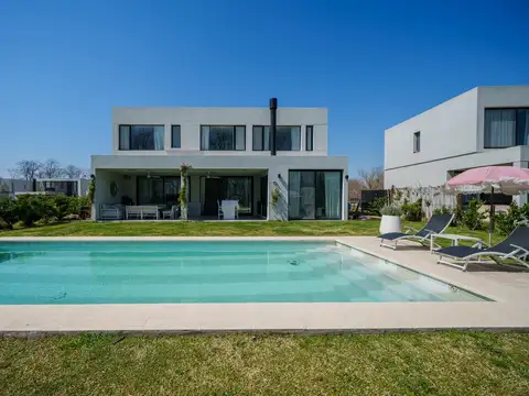 Casa en venta de 5 ambientes en el barrio Estancias del Río, Pilar, Gba Norte