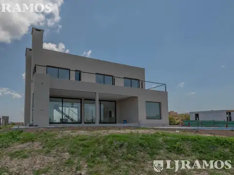 Casa en Alquiler de 4 dormitorios