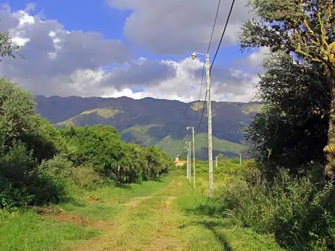 Terreno en Venta en Piedra Blanca Abajo, USD 16.000