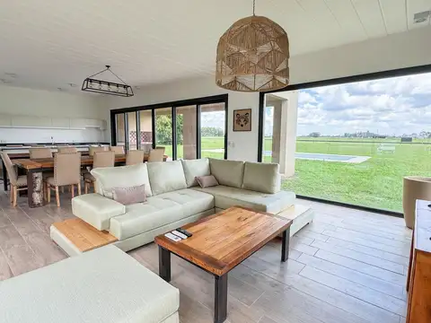 Casa en Venta en Chacras de la Trinidad, USD 460.000