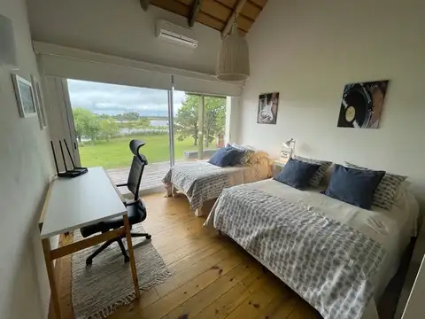Casa 4 ambientes con 2 baños