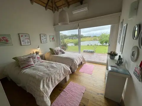 Casa en Alquiler Temporal con 2 cocheras