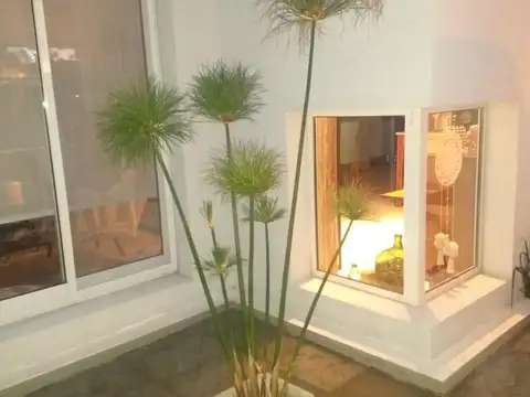 Casa 5 ambientes con 4 baños