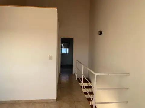 Depto Tipo Casa en Alquiler con 1 cocheras