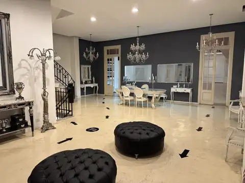 Local en Venta en San Nicolás, USD 550.000