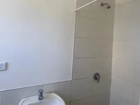 Casa 5 ambientes con 4 baños