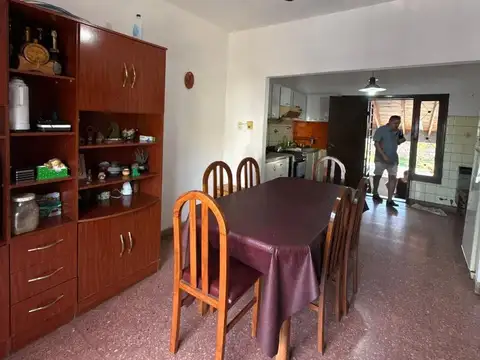 DEPARTAMENTO + 2 LOCALES + QUINCHO Y FONDO