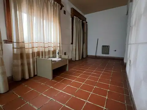 Casa en venta - 4 Dormitorios 2 Baños - 141mts2 - Mercedes