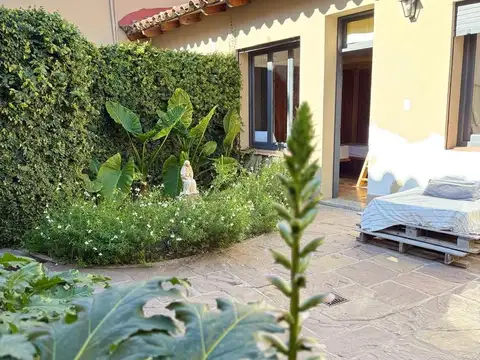 Hostel en Venta con Fondo de comercio activo – Dean Funes al 100