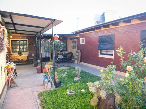 Casa 4 ambientes con 1 baño